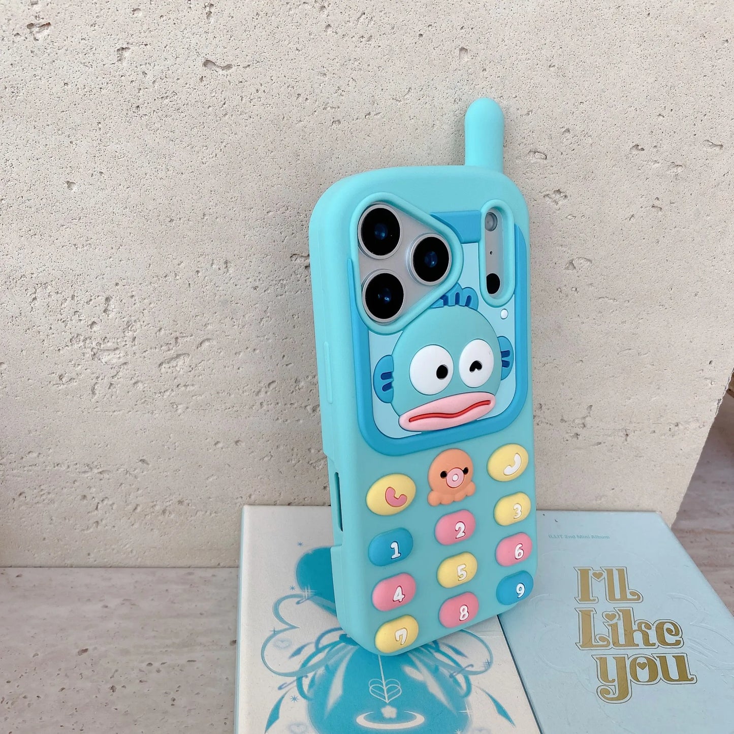 ユニークな魚デザインのiPhoneケースTM